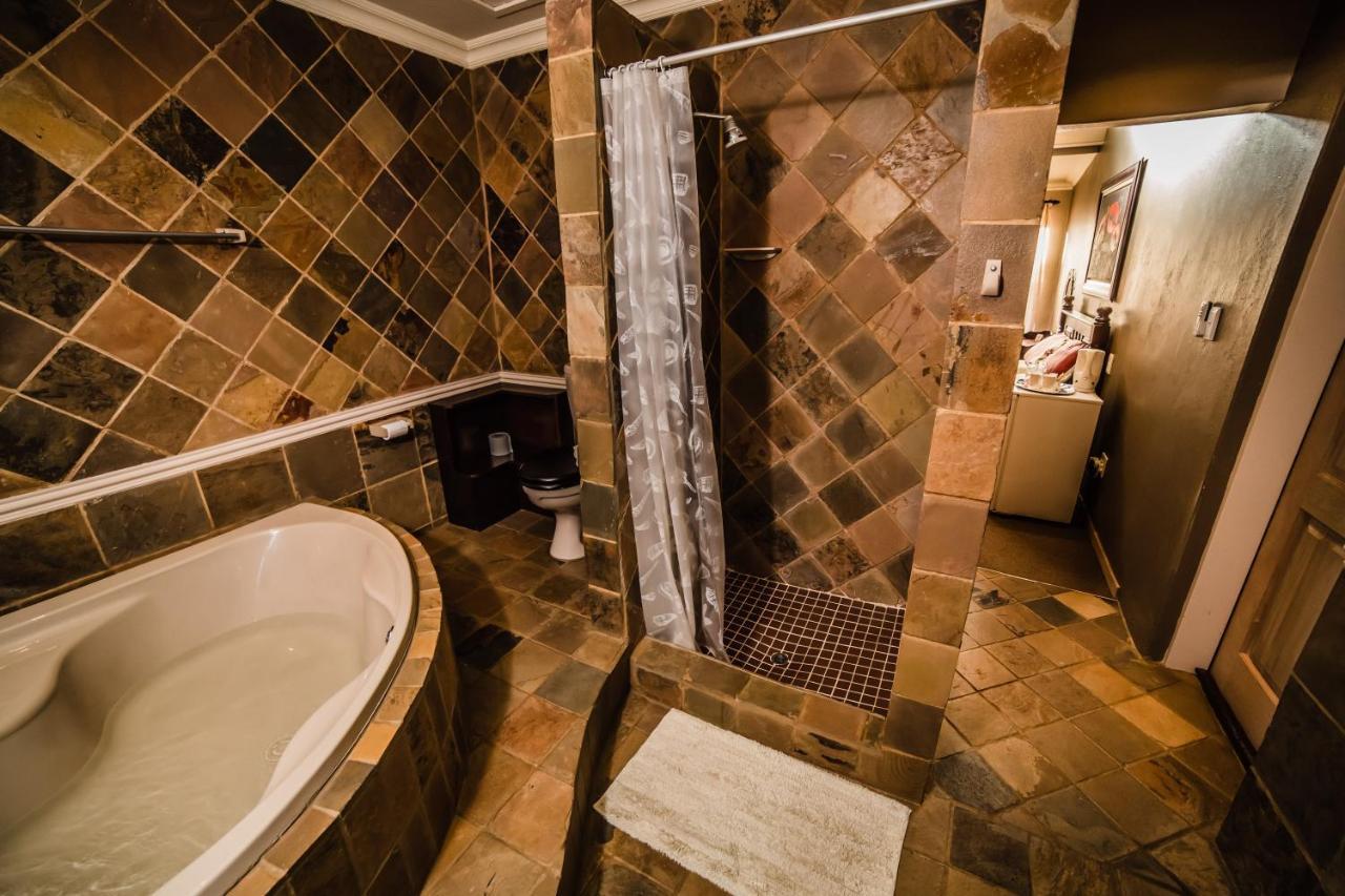 Hotel Butlers Crown Klerksdorp Esterno foto